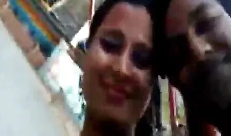 Dia terjebak dalam anus dan diisi mulutnya tumbex lucah dengan sperma.