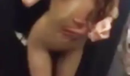 Sangat hitam dan jolok konek putih pantat