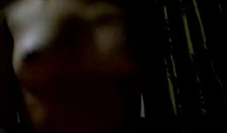 Aku bertemu Ibi kegemaran DJ dan menipu teman lelakinya lucah main dengan pria kulit hitam.