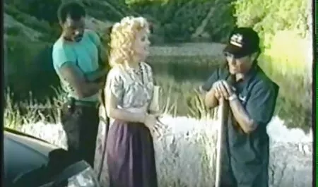 Aku merekam seorang rakan sekerja di video dan pemerasan jolok konek untuk dia senyap.