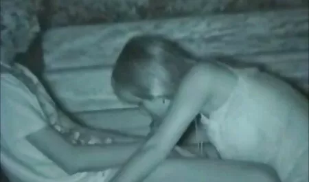 Ejekan seorang gadis sekolah lucah cantik dengan