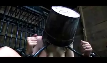 Wanita kulit hitam tetek besar sedap memanggil yang rambut merah untuk fuck suaminya.