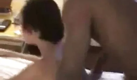 Di pantai, orang asing untuk mengeluarkan wang skodeng jiran seorang gadis cantik, untuk melihat mengeluarkan