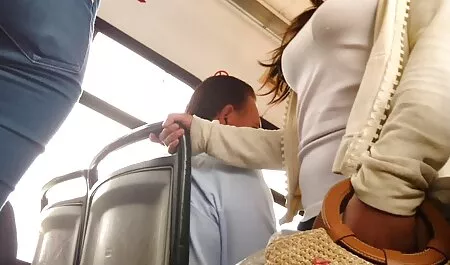Semasa menembak, fotografer juga tidak melawan pancut muka video dan mengambil kesempatan model nipis