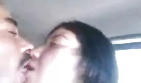 Dia membawa pulang pria dan topi dengan penis. joget lucah
