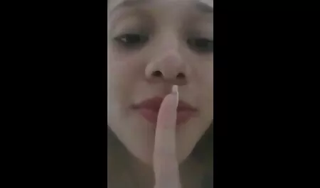 IBU jolok sedap menemukan sihat Dick bilik untuk muat di dalam bilik