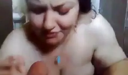 Basikal dengan yang besar, lucah burit melanggar jurulatih dan meraih kejutan.