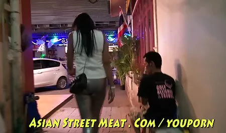 Ibu tidak hanya memandu, tetapi juga pada saya. batang pelir